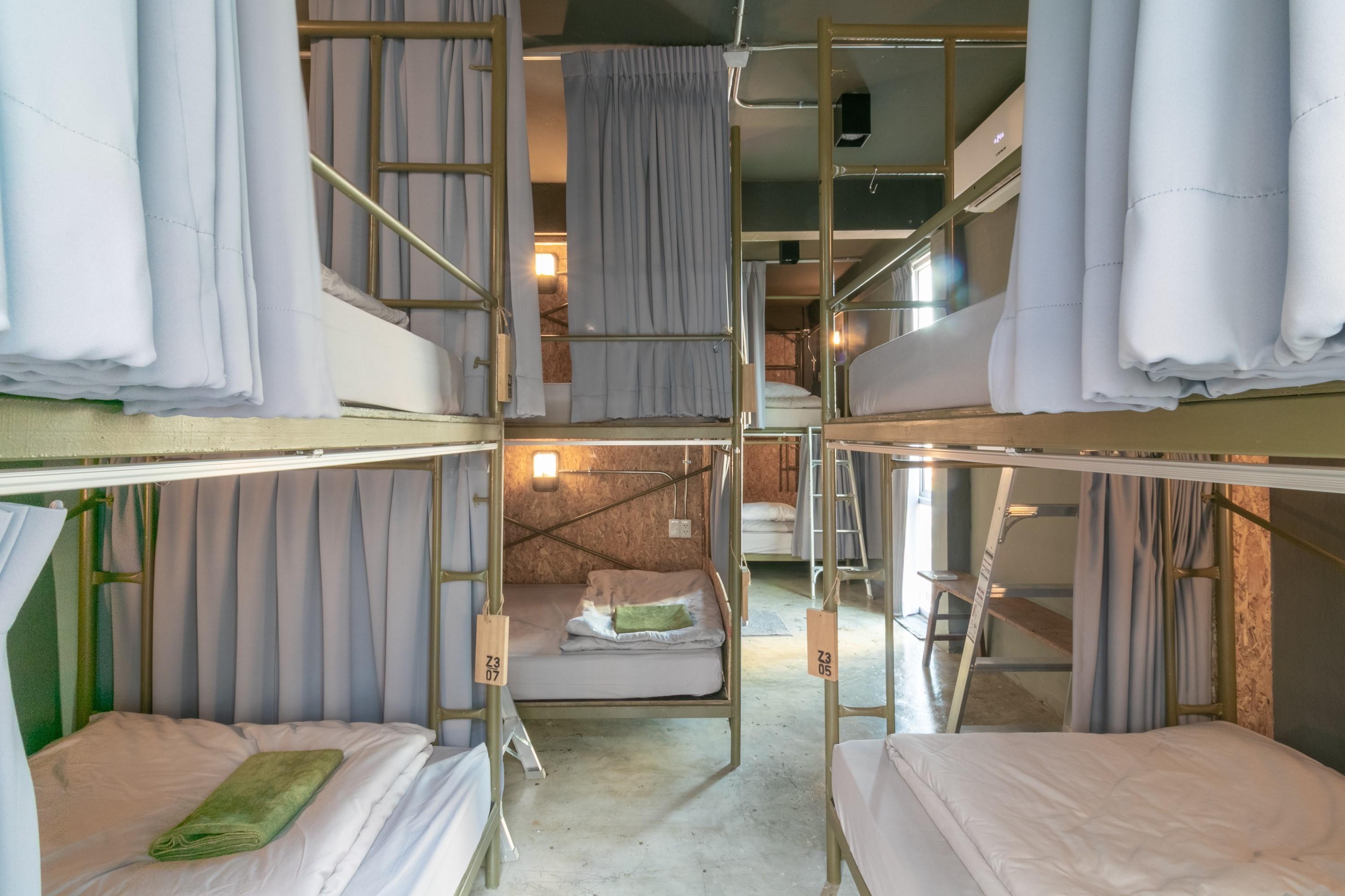 Zhelter'Bkk Pansiyon Bangkok Dış mekan fotoğraf