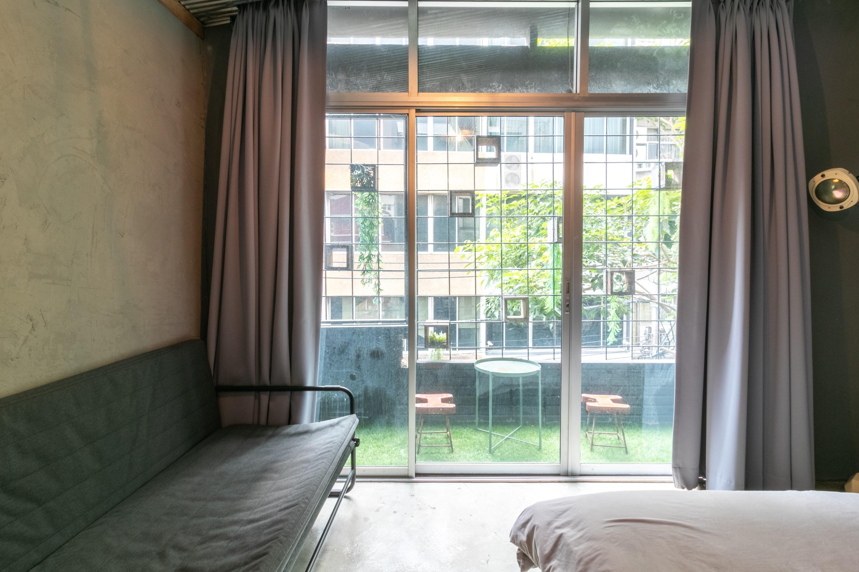 Zhelter'Bkk Pansiyon Bangkok Dış mekan fotoğraf