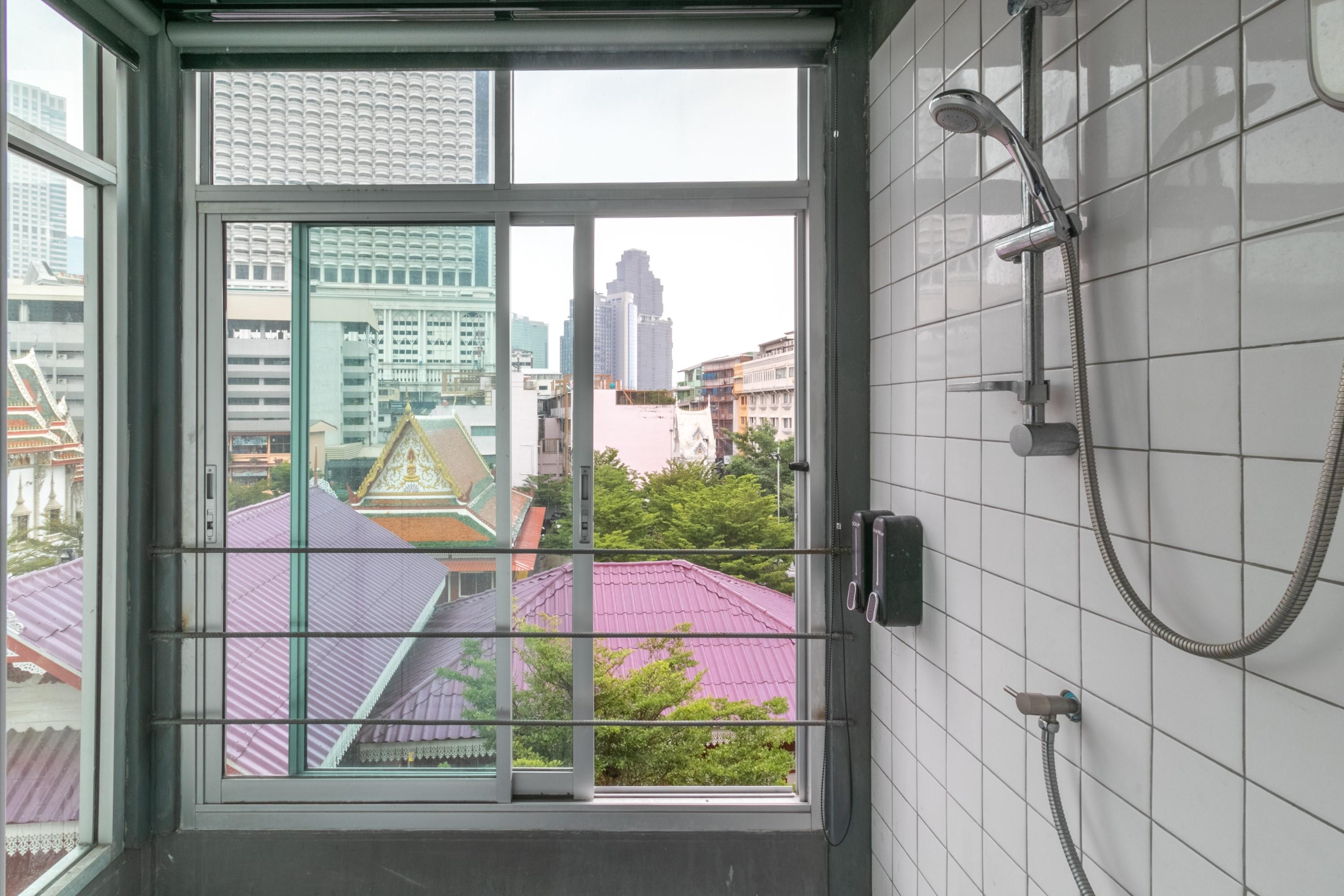 Zhelter'Bkk Pansiyon Bangkok Dış mekan fotoğraf