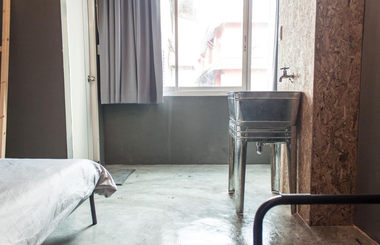 Zhelter'Bkk Pansiyon Bangkok Dış mekan fotoğraf